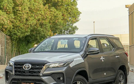 Toyota Fortuner II, 2026 год, 4 650 000 рублей, 3 фотография