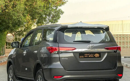 Toyota Fortuner II, 2026 год, 4 650 000 рублей, 4 фотография