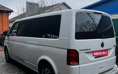Volkswagen Caravelle T6 рестайлинг, 2020 год, 4 500 000 рублей, 4 фотография
