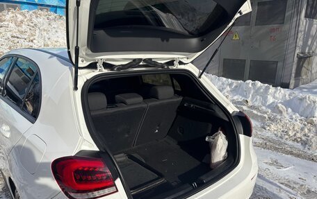 Mercedes-Benz A-Класс, 2019 год, 2 200 000 рублей, 11 фотография