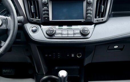 Toyota RAV4, 2018 год, 2 599 990 рублей, 17 фотография