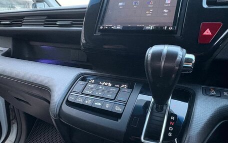 Honda Stepwgn IV, 2016 год, 2 319 900 рублей, 15 фотография