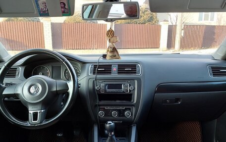 Volkswagen Jetta VI, 2011 год, 1 000 000 рублей, 6 фотография