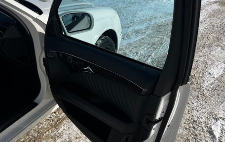 Mercedes-Benz E-Класс, 2003 год, 1 300 000 рублей, 11 фотография