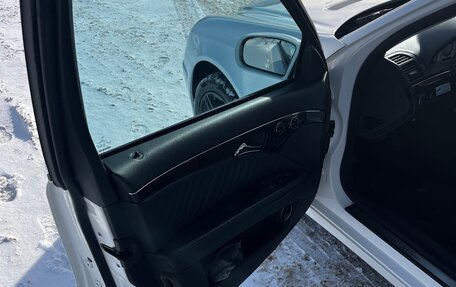 Mercedes-Benz E-Класс, 2003 год, 1 300 000 рублей, 15 фотография