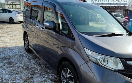 Honda Stepwgn IV, 2017 год, 1 880 000 рублей, 2 фотография