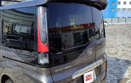Honda Stepwgn IV, 2017 год, 1 880 000 рублей, 13 фотография