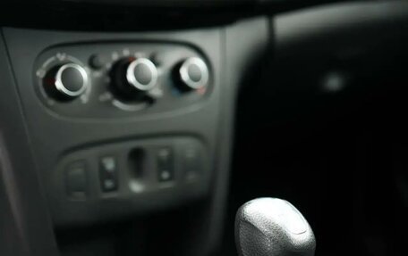 Dacia Logan II, 2017 год, 990 000 рублей, 10 фотография