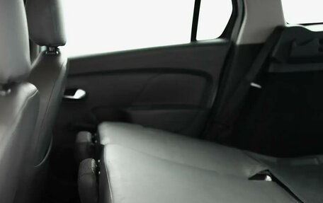 Dacia Logan II, 2017 год, 990 000 рублей, 17 фотография