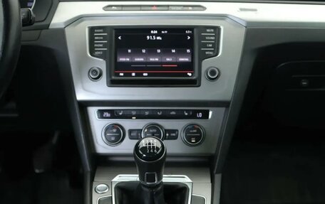 Volkswagen Passat B8 рестайлинг, 2016 год, 1 350 000 рублей, 8 фотография