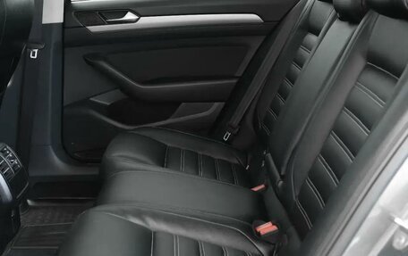 Volkswagen Passat B8 рестайлинг, 2016 год, 1 350 000 рублей, 11 фотография