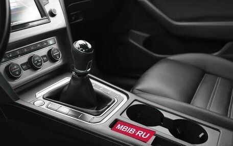 Volkswagen Passat B8 рестайлинг, 2016 год, 1 350 000 рублей, 7 фотография