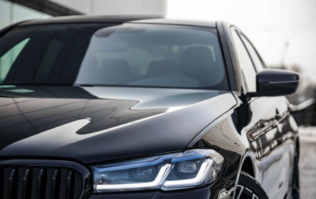 BMW 5 серия, 2019 год, 3 559 000 рублей, 2 фотография