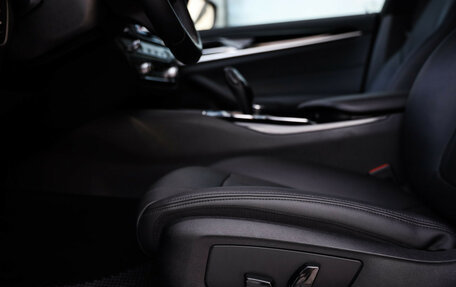 BMW 5 серия, 2019 год, 3 559 000 рублей, 26 фотография