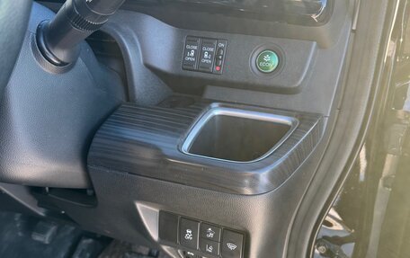 Honda Stepwgn IV, 2016 год, 2 000 000 рублей, 12 фотография