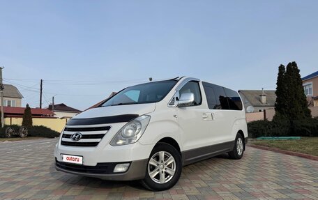 Hyundai H-1 II рестайлинг, 2013 год, 1 670 000 рублей, 2 фотография