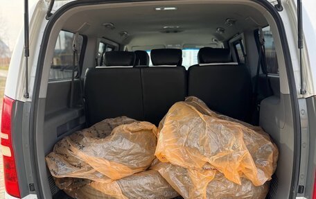 Hyundai H-1 II рестайлинг, 2013 год, 1 670 000 рублей, 10 фотография