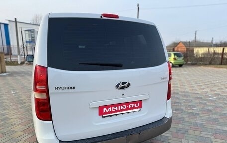 Hyundai H-1 II рестайлинг, 2013 год, 1 670 000 рублей, 4 фотография