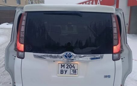 Toyota Noah III, 2015 год, 1 950 000 рублей, 4 фотография