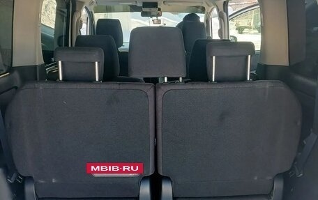 Toyota Noah III, 2015 год, 1 950 000 рублей, 6 фотография