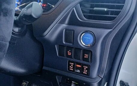 Toyota Noah III, 2015 год, 1 950 000 рублей, 15 фотография