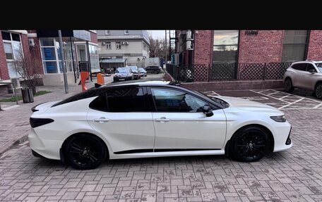 Toyota Camry, 2021 год, 3 250 000 рублей, 5 фотография