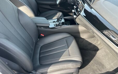 BMW 5 серия, 2018 год, 2 800 000 рублей, 10 фотография