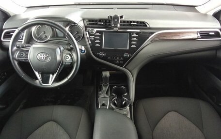 Toyota Camry, 2018 год, 2 348 000 рублей, 11 фотография