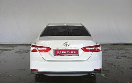 Toyota Camry, 2018 год, 2 348 000 рублей, 6 фотография