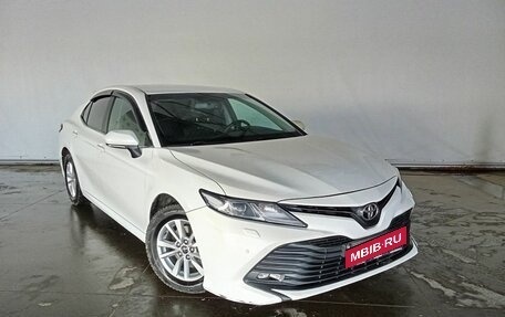 Toyota Camry, 2018 год, 2 348 000 рублей, 3 фотография