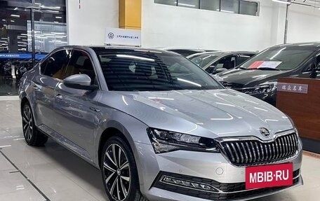 Skoda Superb III рестайлинг, 2024 год, 2 690 000 рублей, 2 фотография