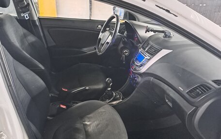 Hyundai Solaris II рестайлинг, 2016 год, 450 000 рублей, 5 фотография