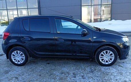 Renault Sandero II рестайлинг, 2015 год, 730 000 рублей, 2 фотография