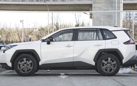 Toyota RAV4, 2025 год, 4 880 000 рублей, 2 фотография