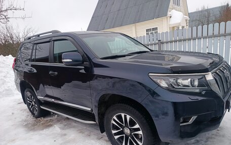 Toyota Land Cruiser Prado 150 рестайлинг 2, 2019 год, 6 350 000 рублей, 7 фотография