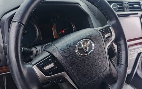 Toyota Land Cruiser Prado 150 рестайлинг 2, 2019 год, 6 350 000 рублей, 11 фотография