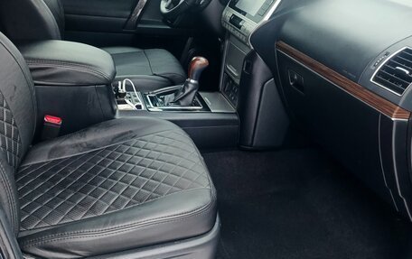 Toyota Land Cruiser Prado 150 рестайлинг 2, 2019 год, 6 350 000 рублей, 17 фотография