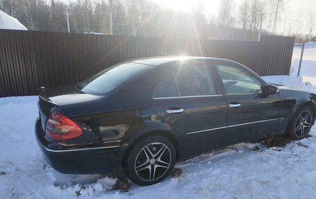 Mercedes-Benz E-Класс, 2003 год, 600 000 рублей, 3 фотография