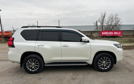 Toyota Land Cruiser Prado 150 рестайлинг 2, 2018 год, 3 900 000 рублей, 3 фотография
