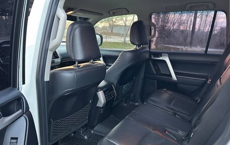 Toyota Land Cruiser Prado 150 рестайлинг 2, 2018 год, 3 900 000 рублей, 13 фотография