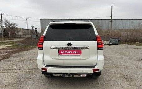 Toyota Land Cruiser Prado 150 рестайлинг 2, 2018 год, 3 900 000 рублей, 2 фотография