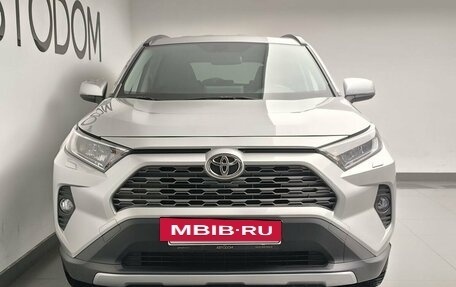 Toyota RAV4, 2020 год, 3 200 000 рублей, 2 фотография