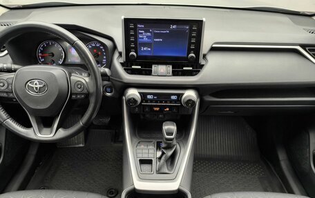 Toyota RAV4, 2020 год, 3 200 000 рублей, 8 фотография