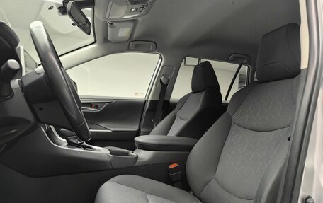 Toyota RAV4, 2020 год, 3 200 000 рублей, 16 фотография