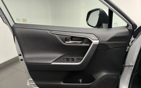 Toyota RAV4, 2020 год, 3 200 000 рублей, 17 фотография