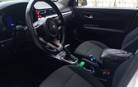 KIA Rio IV, 2018 год, 1 750 000 рублей, 10 фотография