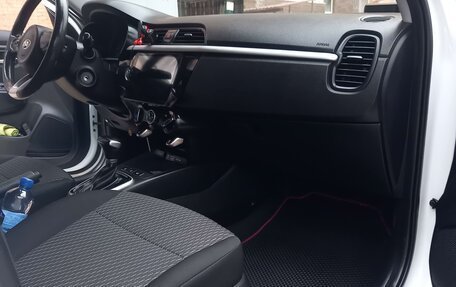 KIA Rio IV, 2018 год, 1 750 000 рублей, 9 фотография