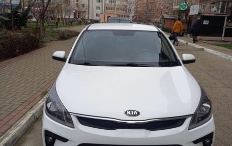 KIA Rio IV, 2018 год, 1 750 000 рублей, 2 фотография