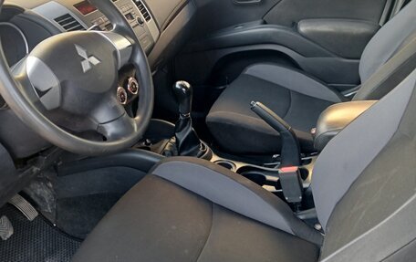 Mitsubishi Outlander III рестайлинг 3, 2011 год, 1 200 000 рублей, 7 фотография