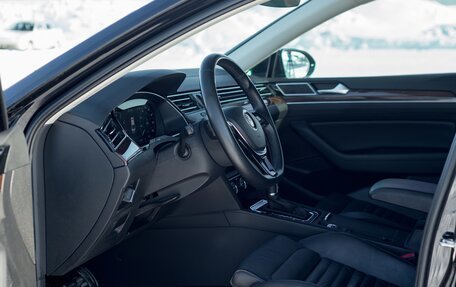 Volkswagen Passat B8 рестайлинг, 2019 год, 2 400 000 рублей, 6 фотография